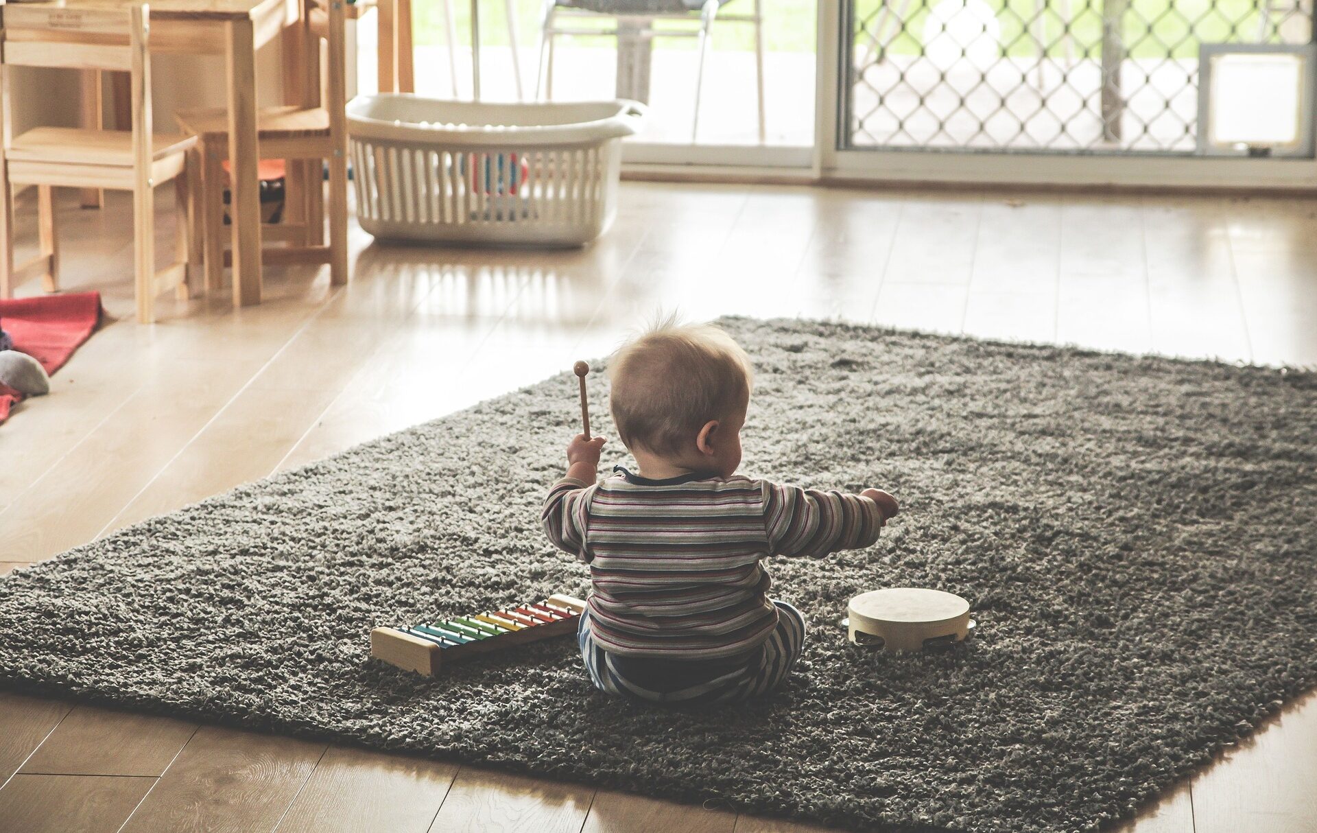 子供やペットがいるならフロアコーティングがおすすめ！デメリットも紹介