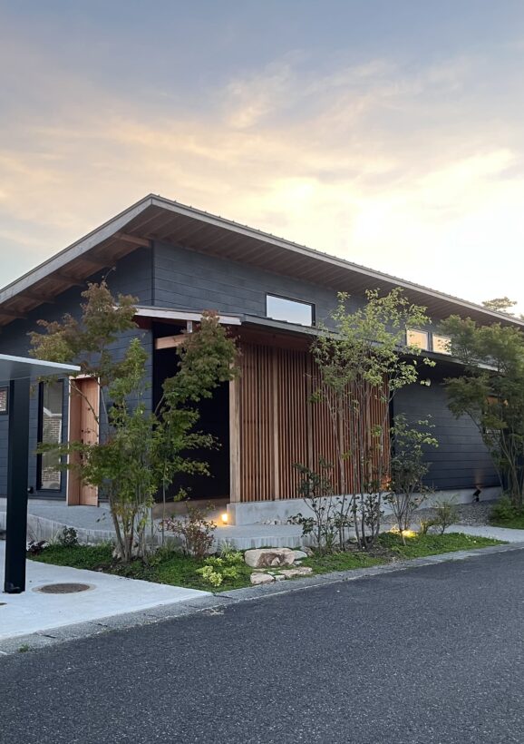 吉備中央町│山景色を望む家